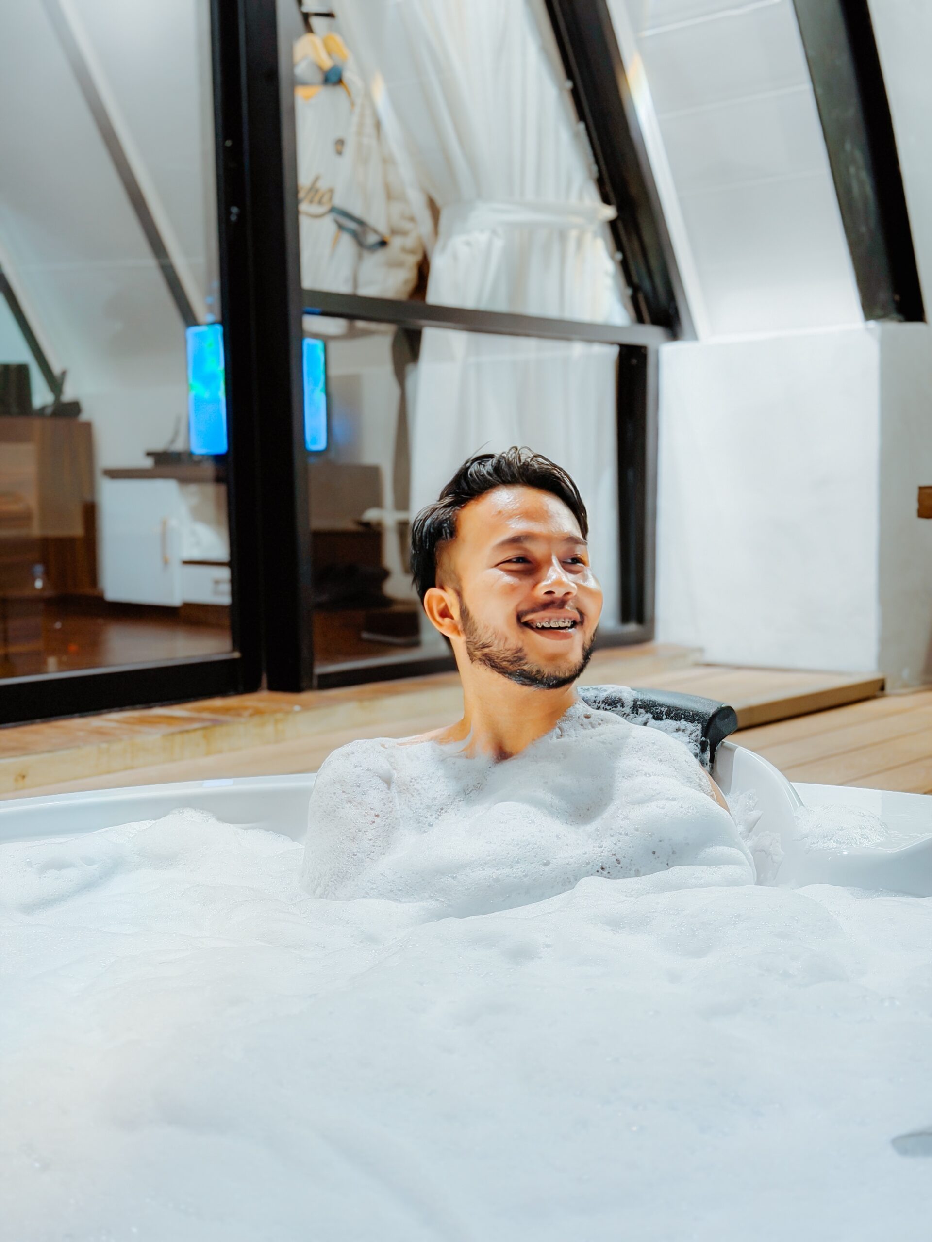 Cabin Honeymoon Jacuzzi - C - Gambar 10