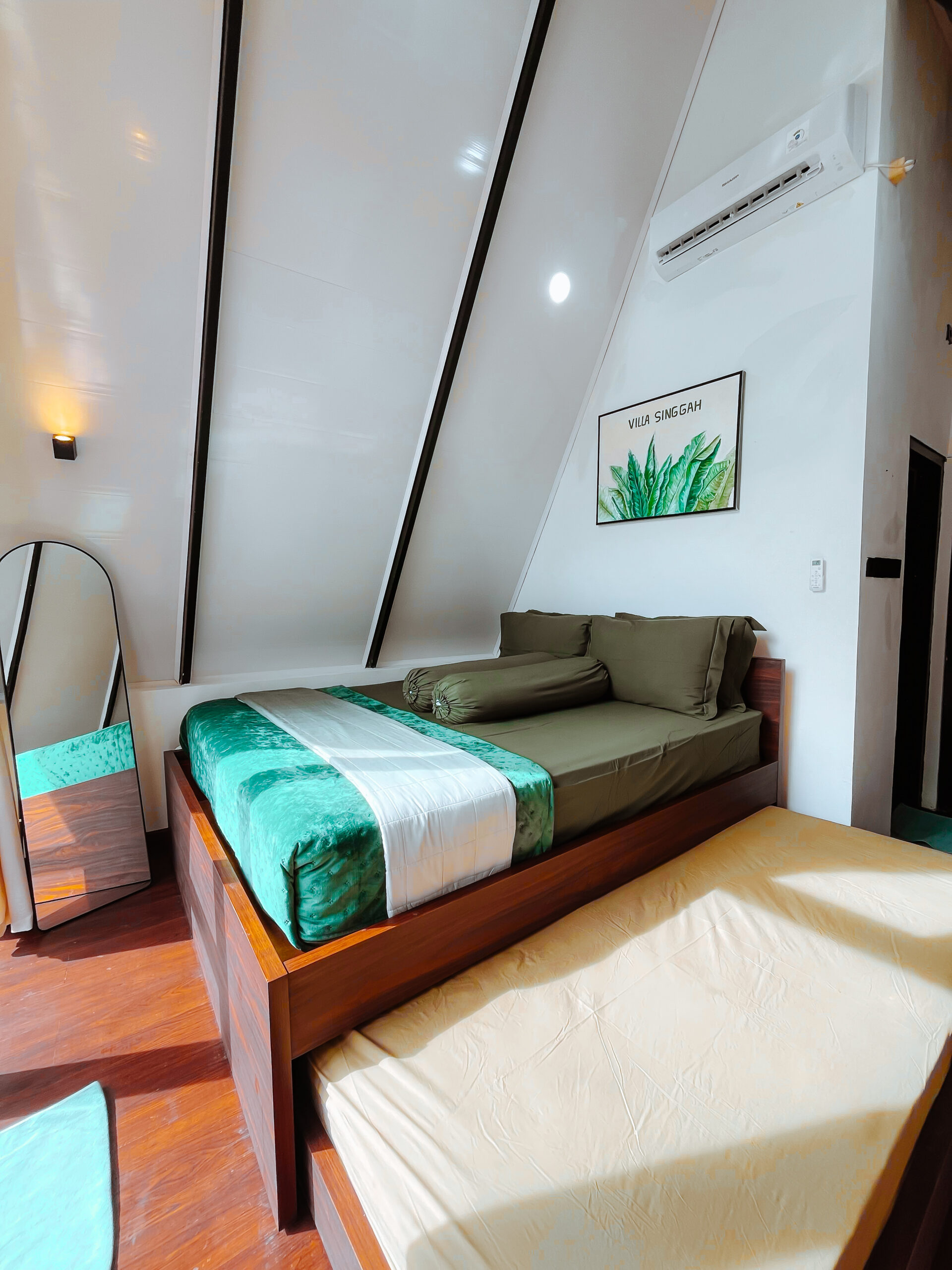 Cabin Honeymoon Jacuzzi - C - Gambar 7